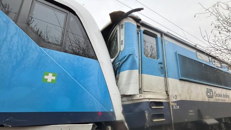 V Česku sa zrazili dva vlaky. Hlásia desiatky zranených