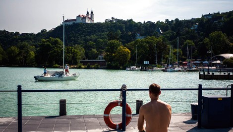 Balaton sa stráca pred očami. Hladina vody klesla na kritickú úroveň