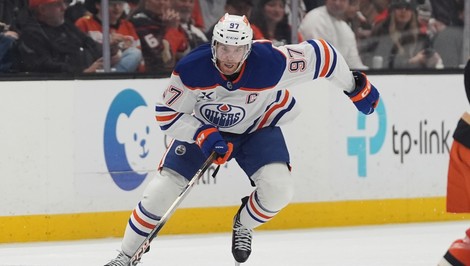 McDavid pokoril hranicu 100 bodov deviatykrát v kariére