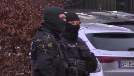 V Nemeckom byte našli mŕtvu ženu a dieťa. Podozrivým je slovenský otec