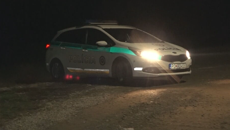 Tínedžer našiel v lese ľudskú lebku. Polícia začala trestné stíhanie