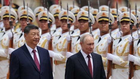 Putin v Číne rokuje so Si Ťin-pchingom. Na stole je budúcnosť spojenectva