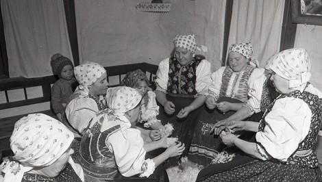 Zimné večery pri perí: Tradícia, ktorá na Orave stále žije