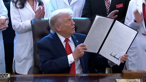 Donald Trump podpísal výkonné nariadenie s odporúčaním uvoľniť federálne predpisy ohľadne marihuany