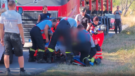 Snažil sa uhasiť požiar trávy: Dôchodca utrpel vážne popáleniny