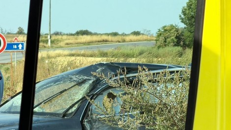 Vážna nehoda pri Trnave: Audi sa zrazilo s kamiónom, pre spolujazdca priletel vrtuľník