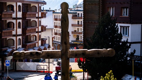 Požiar v Crans-Montane: pitva vylúčila ušliapanie 16-ročného chlapca, mladík sa zrejme udusil