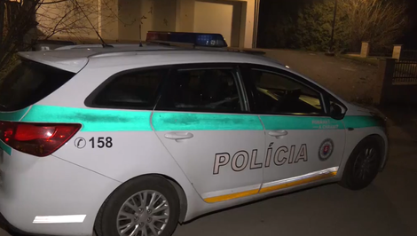 Zlodeji kradli vo fare počas toho, ako farár slúžil omšu