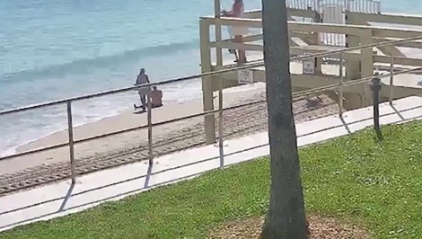 Žena zachránila topiaceho sa muža: Nevedela, že ide podozrivého z brutálnej vraždy