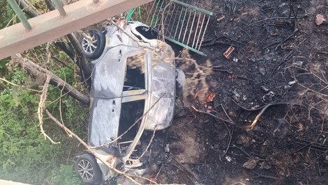 Tragická nehoda v Bratislave: Auto po zrážke spadlo z nadjazdu, vo vozidle našli jednu obeť