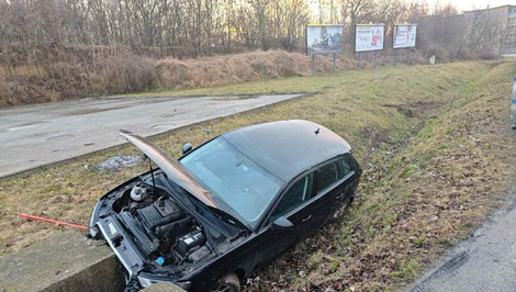 NOVÉ FOTO: Bez vodičáku a pod vplyvom. Syn Maroša Kramára havaroval