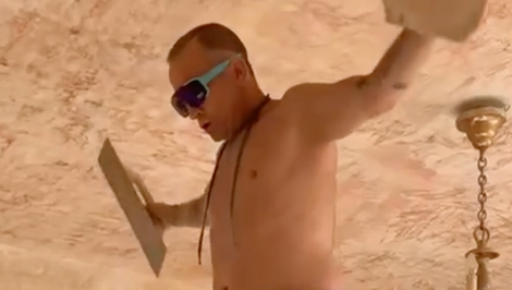 Hviezda Luneticu má veľký problém! Prichytili ho vo výrobni drog, hrozba basy natvrdo!