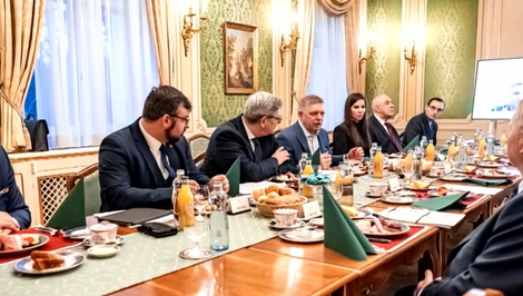 Od 1.novembra platí zmena ústavy, hovorí o dvoch pohlaviach a adopciách detí