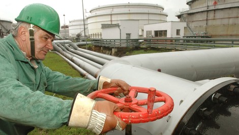 Ropovod Družba sa napúšťa. Podporí Slovensko sankčný balík voči Rusku?