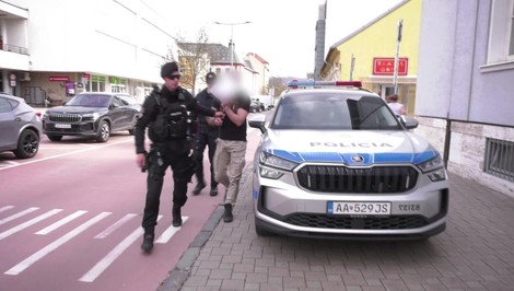 Razia vo Zvolene: Polícia zaistila väčšie množstvo pervitínu, dvaja muži skončili vo väzbe