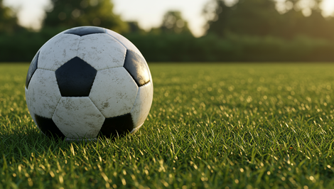 Rasistické nadávky a brutálny útok: Po rozhodujúcom góle napadli dvaja hráči strelca