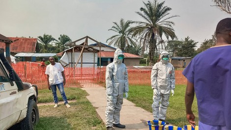 WHO vyhlásila stav ohrozenia zdravia v súvislosti so vzácnym kmeňom vírusu Ebola