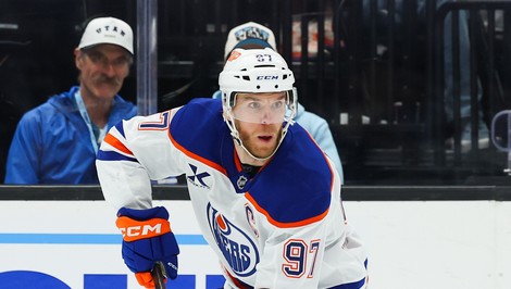 MCDAVID predviedol neskutočné sólo z vlastnej tretiny