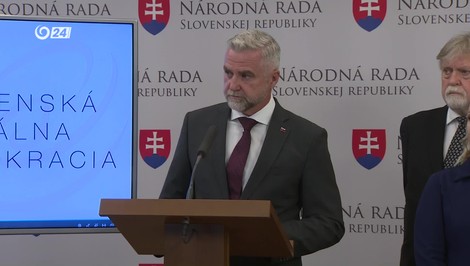 Gašpar: Transakčná daň sa ako celok nezruší. Premiér si otestoval reakciu kritikov