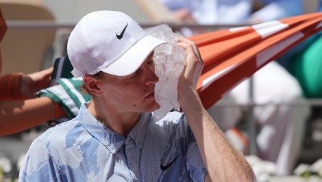Najväčší ŠOK na Roland Garros. SINNER nečakane končí