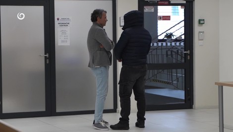 Lustroval autá a mal vynášať citlivé informácie: Bývalý policajt pozná trest
