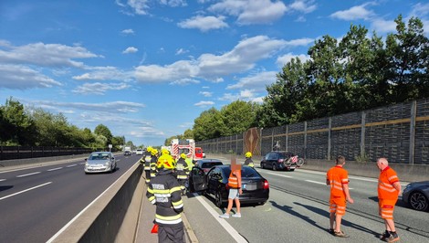 Ťažká nehoda českej rodiny v Rakúsku. Otec zadriemal za volantom, syna (12) prevážal vrtuľník