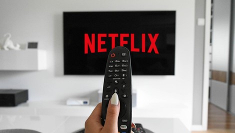 Netflix prepustil 1000 zamestnancov