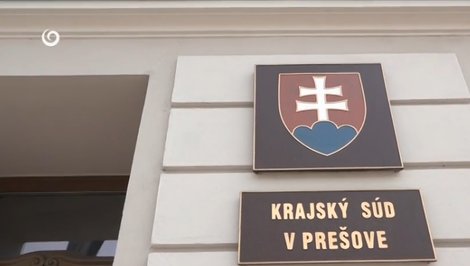 Zakázané látky mal poskytovať aj za sexuálne služby. Po rozsudku naďalej pracuje ako lekár