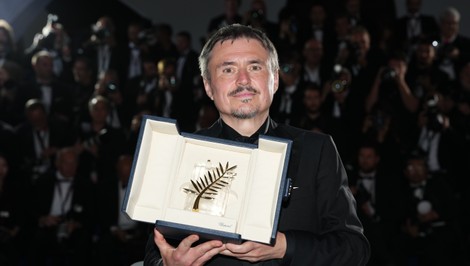 Rumunský režisér ovládol Cannes. Zlatú palmu získal film o polarizovanej spoločnosti