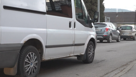 Slovák prevážal v dodávke migrantov. Zadržala ho slovinská polícia