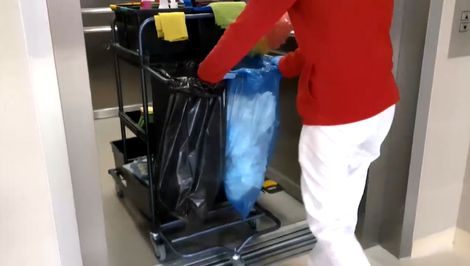 Trápi vás tenisový lakeť? Získate ho skôr pri upratovaní, či za počítačom