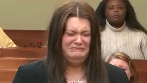 Missku odsúdili za vraždu. Syna svojho priateľa dobila na smrť, lebo chcela vlastné dieťa