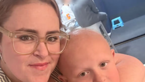 Matka si myslela, že jej syn (7) si oholil hlavu. Išlo však o nečakanú diagnózu