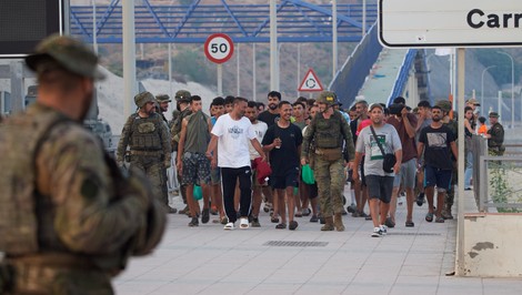 Prečo sa do Ceuty nahrnulo skoro 70-tisíc migrantov? Stačila jedna deizinformácia a kampaň influencerov