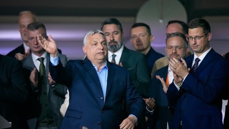 ONLINE: Viktor Orbán už gratuloval Péterovi Magyarovi k výhre. Priznal porážku
