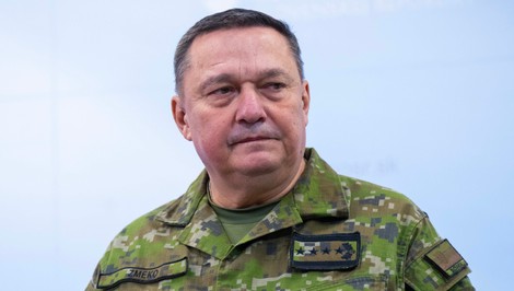 SNS apeluje na odvolanie šéfa Generálneho štábu OS SR Daniela Zmeka