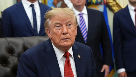Trump reaguje na útoky na ruské rafinérie: Táto nekonečná vojna sa musí skončiť