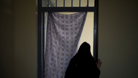 Taliban zatýka ženy za odhalené ruky a nohy. V krajine vypukli protesty, padli aj obete