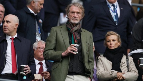 Na rozdiel od vás tu platia dane, zaznela kritika miliardára Ratcliffa po vyjadreniach o "kolonizácii imigrantmi"