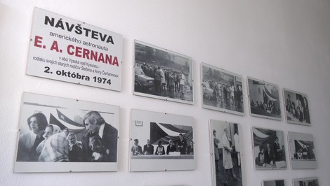 Posledný muž na Mesiaci mal slovenské korene. Astronauta si pripomínajú na Kysuciach