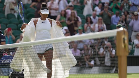 Svetová jednotka končí, mamička OSAKA je vo štvrťfinále Wimbledonu