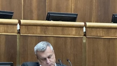 Danko reaguje na svoju virálnu fotku z parlamentu. Odmieta, že by spal