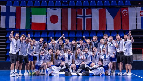 Slovenské florbalistky PIATE na svete