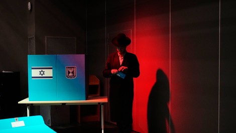 Voľby v Izraeli: Podľa exit pollov vedie Likud, zostavenie vlády môže byť komplikované