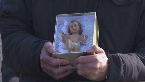 Tisíce detí zaplnili Námestie svätého Petra. Pápež im požehnal figúrky Ježiška