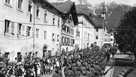 Prečo sa fašizmus dokázal šíriť? Historik hovorí o frustrácii, propagande aj strachu