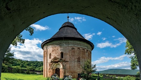 V malej obci na Gemeri stojí stredoveký poklad. Mnohí Slováci o ňom dodnes netušia.