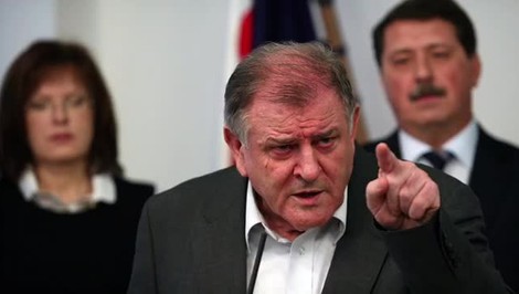 Mečiar tvrdí, že Havel zvažoval zásah armády proti Slovákom. Klaus jeho slová odmieta