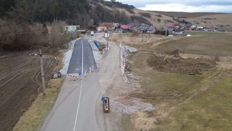 Nový most stojí, vodiči však musia čakať. Kolaudácia brzdí jeho otvorenie