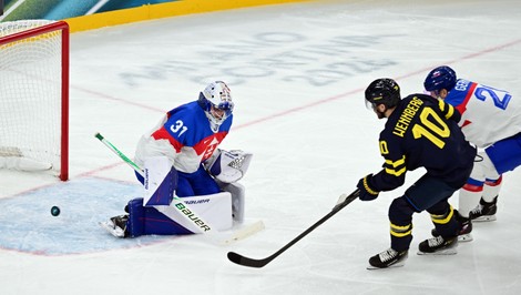 Okamžite využitá presilovka Švédov, prehrávame 1:2